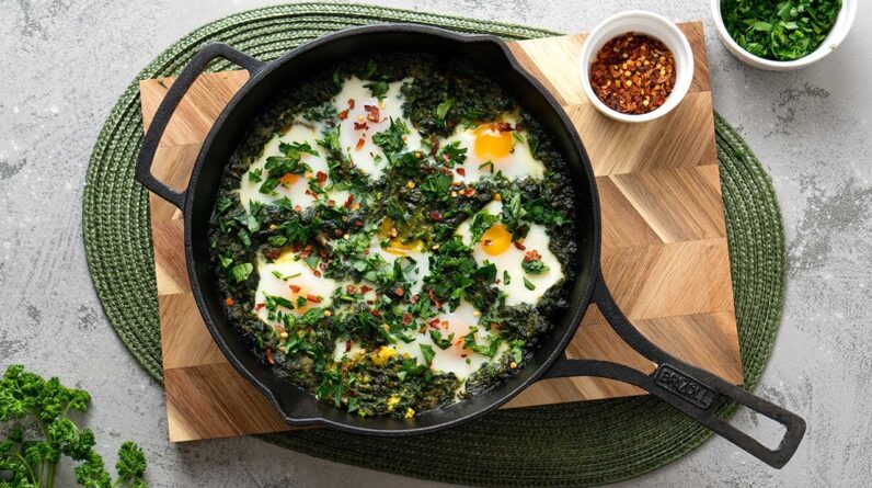 Quick Keto Spinach Shakshuka Recipe [Low Carb]